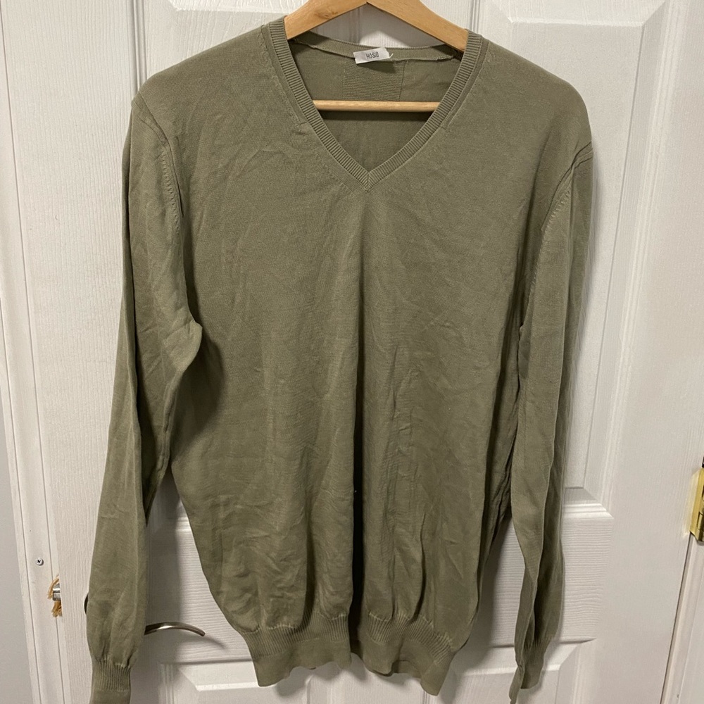 EC Hosio  Olive green v neck long sleeve lightweight sweater size L